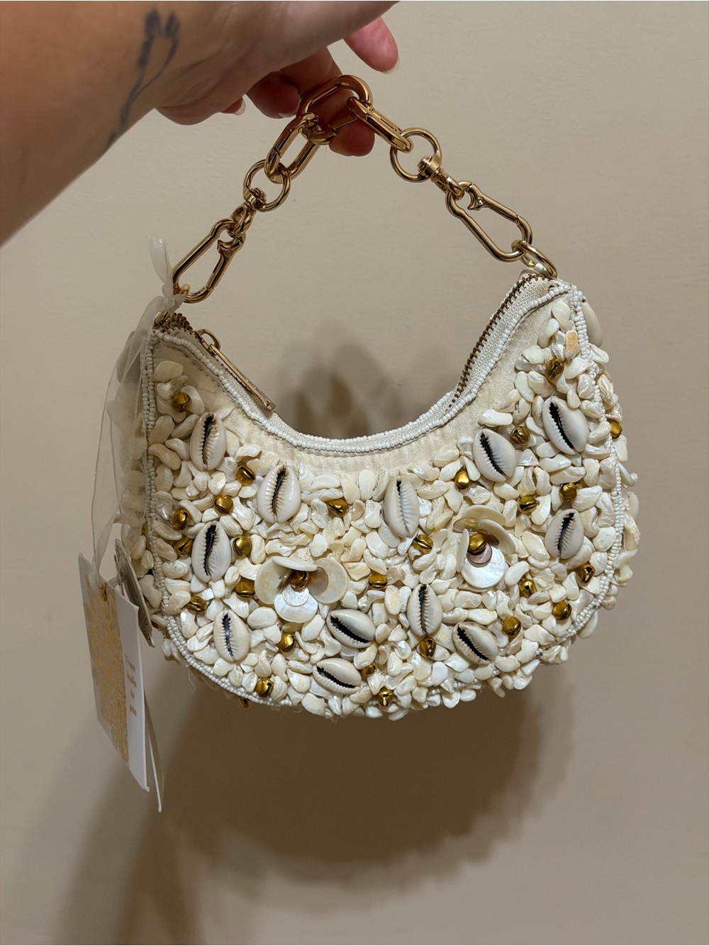 Handcrafted Ivory Shell-Embellished Purse - Picture 4 of 10